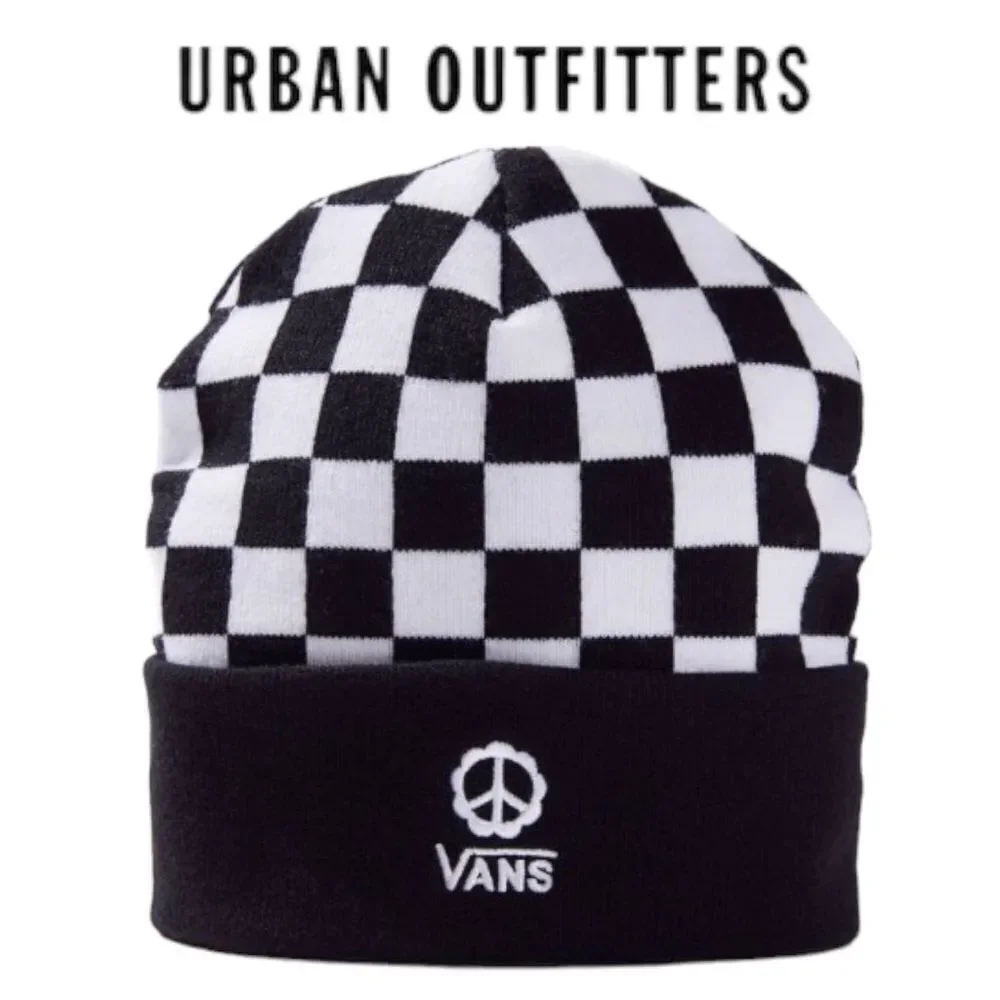 NEW Vans UO Urban Outfitters Black White Breakin Out Women’s Cap Hat Beanie